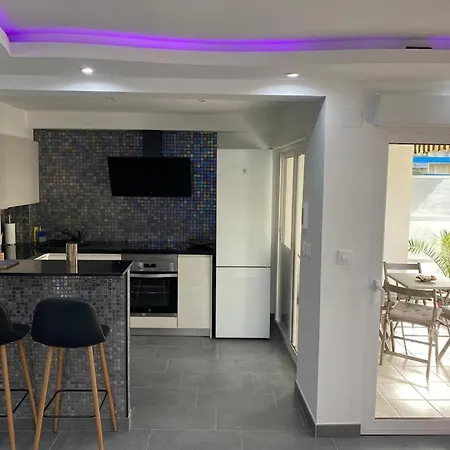 Apartment Cozy Apartment, Very Fresh At